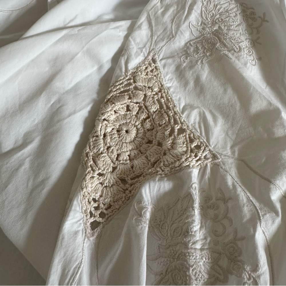 Wonderly Ivory Blouse with Floral Embroidery, S - Picture 9 of 15